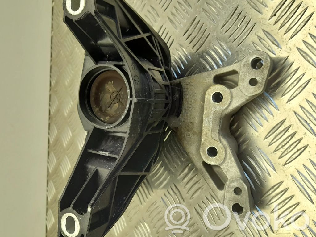 Soporte de montaje del motor   EB2PT,VD26082