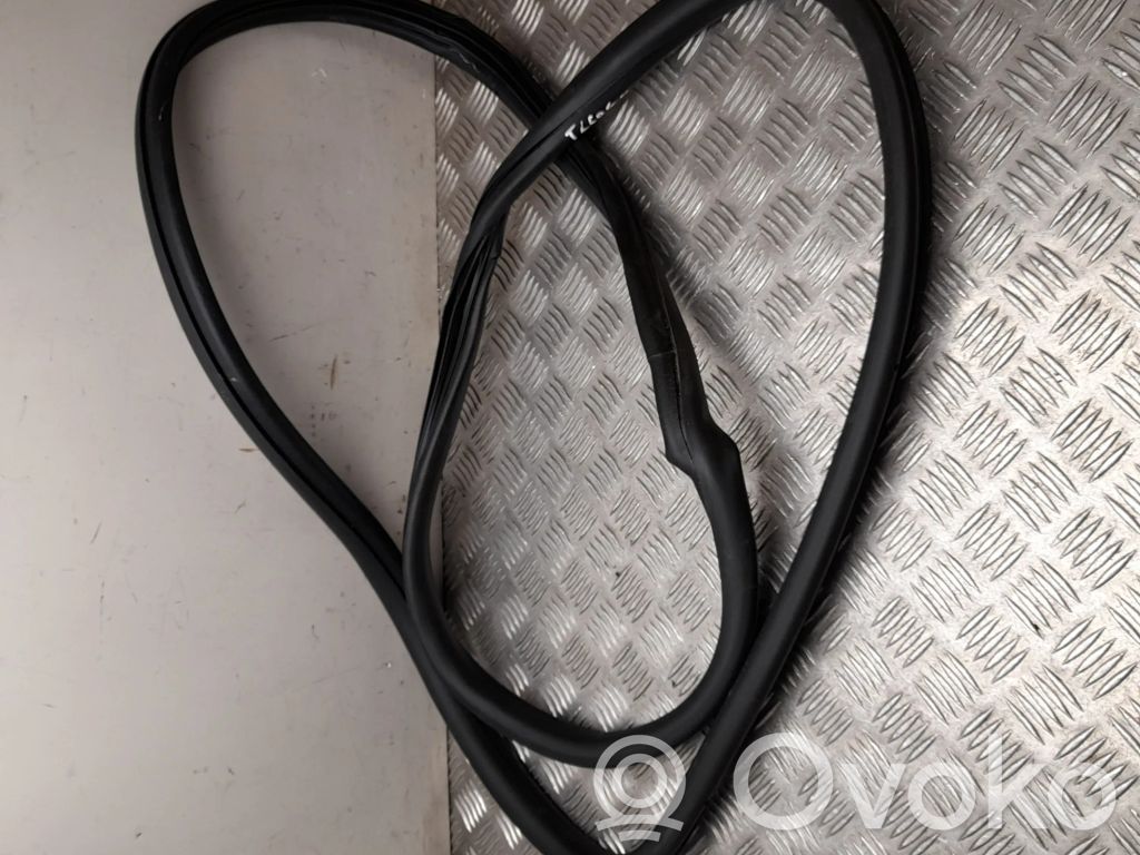 Opel Combo E Rubber seal rear door 