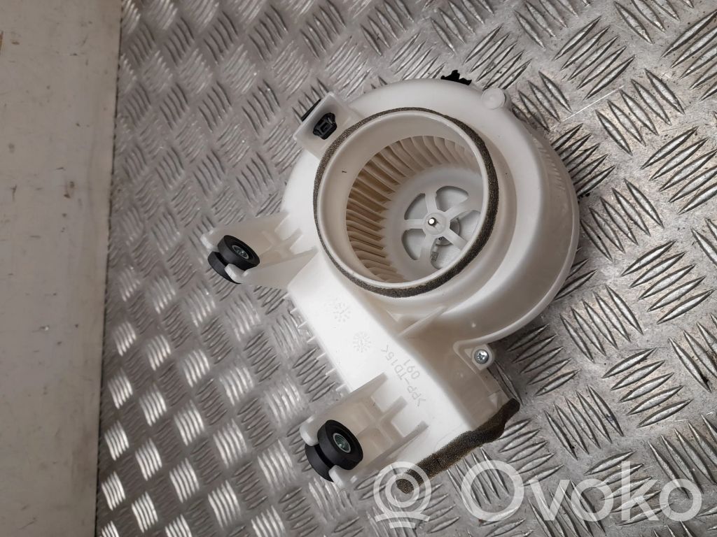 Toyota RAV 4 (XA40) Ventilator aerotermă 