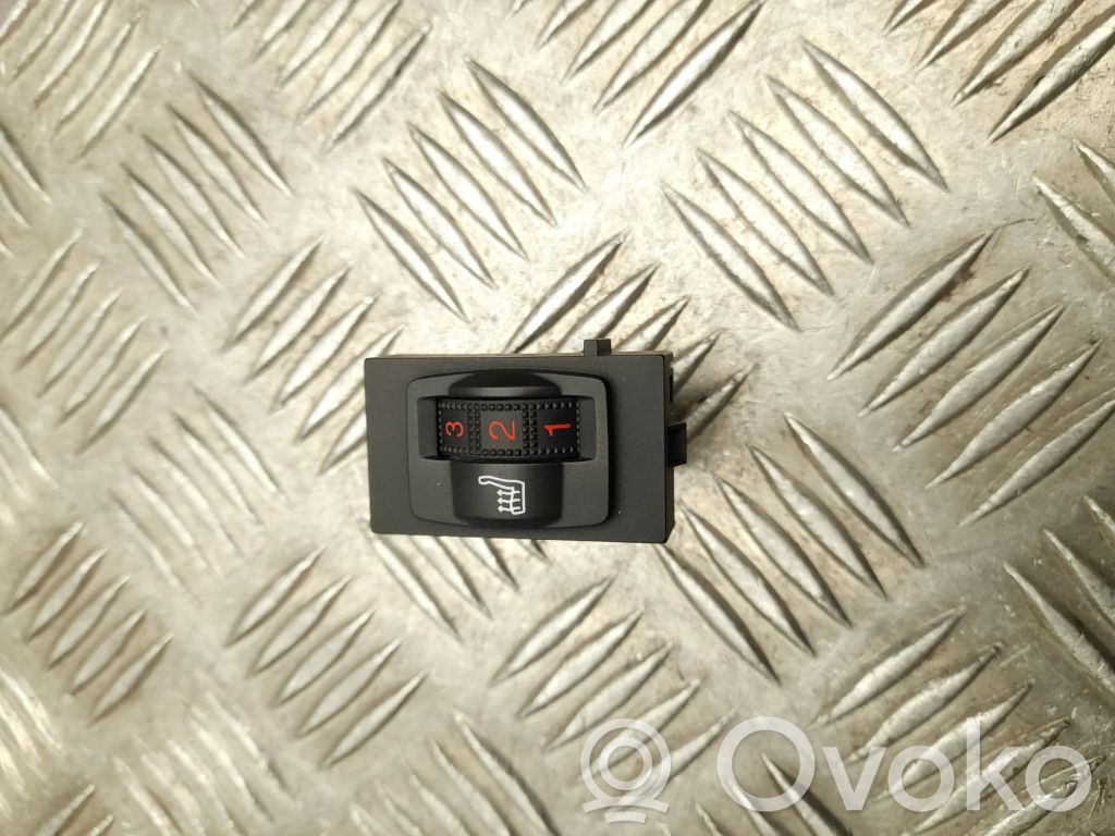 Opel Vivaro Seat heating switch 