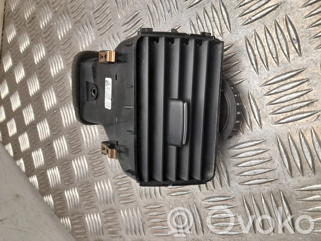 Volkswagen Touareg II Grilă ventilație spate 