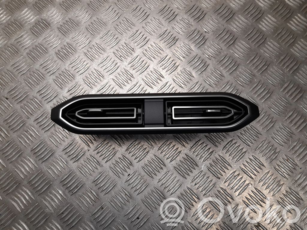 Dacia Sandero Dysze / Kratki środkowego nawiewu deski rozdzielczej 
