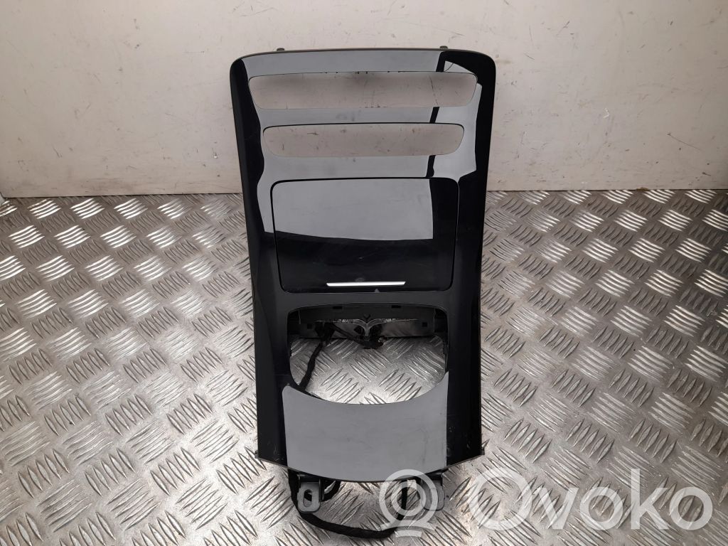 Mercedes-Benz EQC Scrumieră spate 