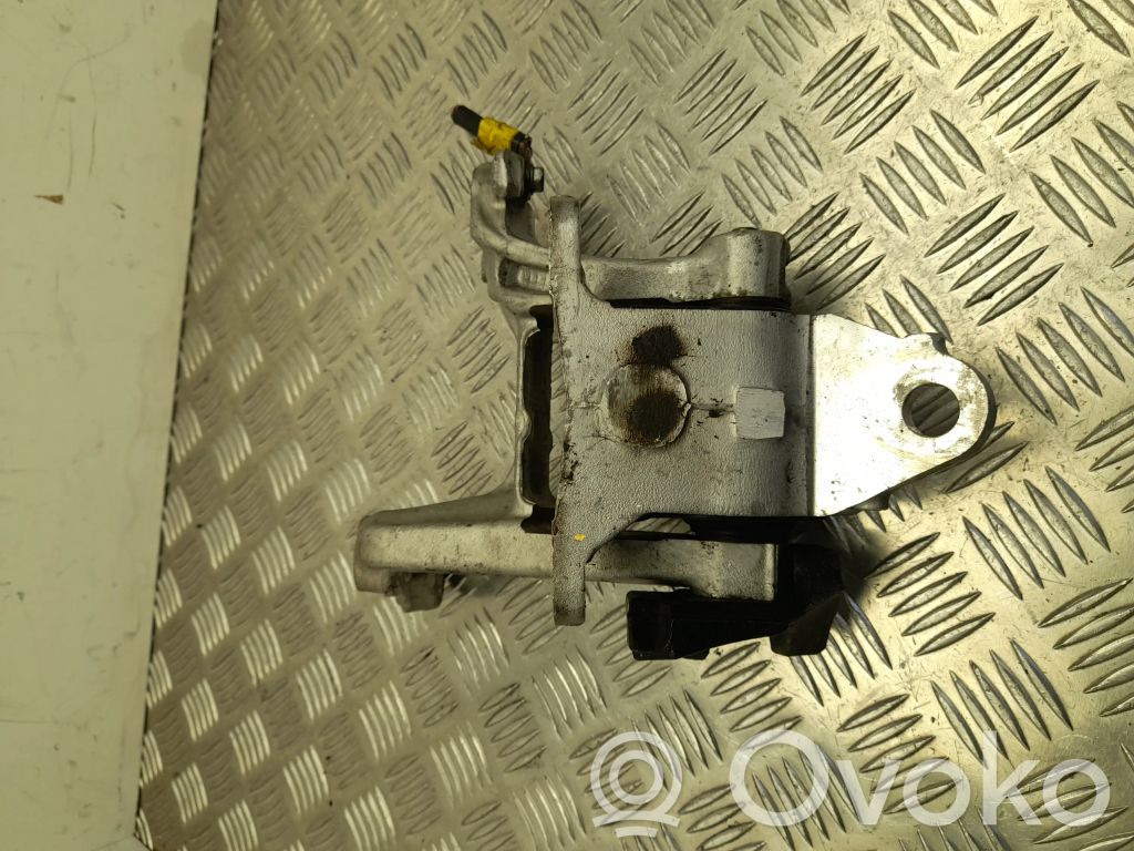 Honda Civic IX Engine mount bracket 