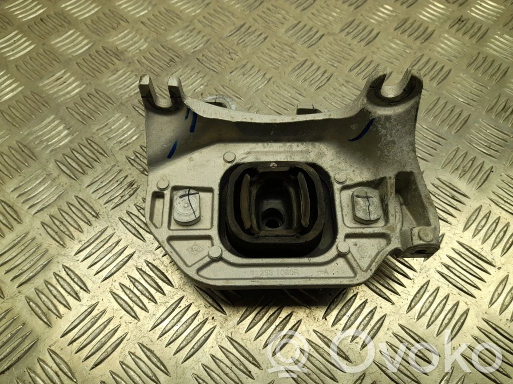 Nissan Juke II F16 Engine mount bracket 