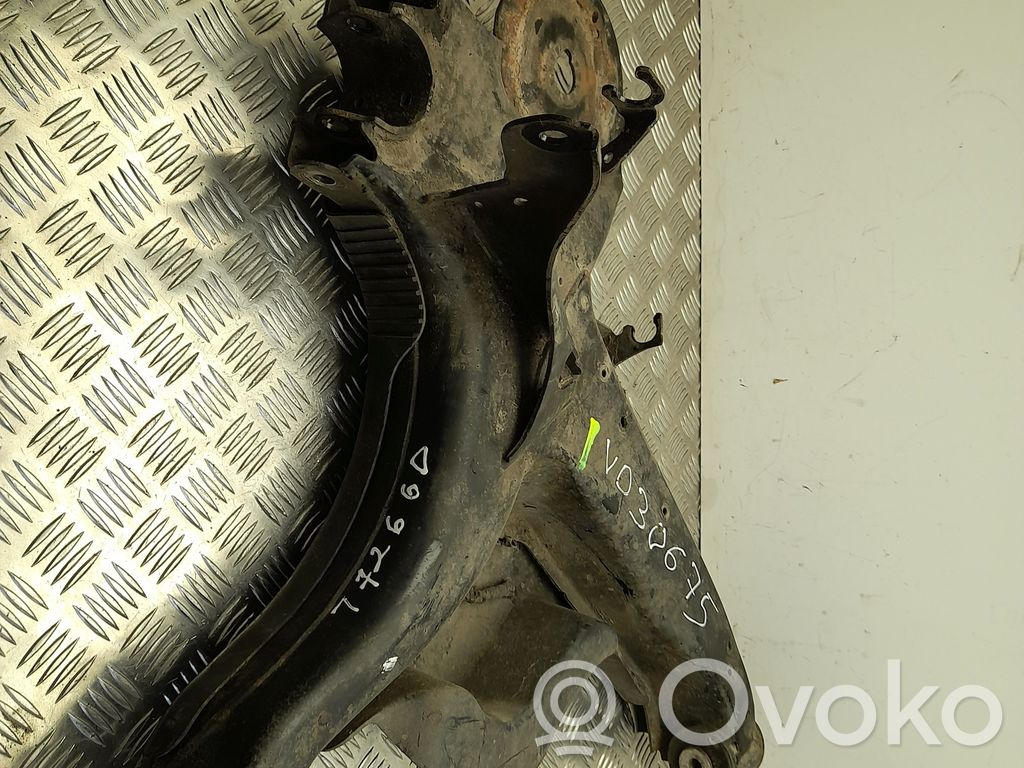 Mercedes-Benz Vito Viano W447 Taka-ylätukivarren haarukkavipu