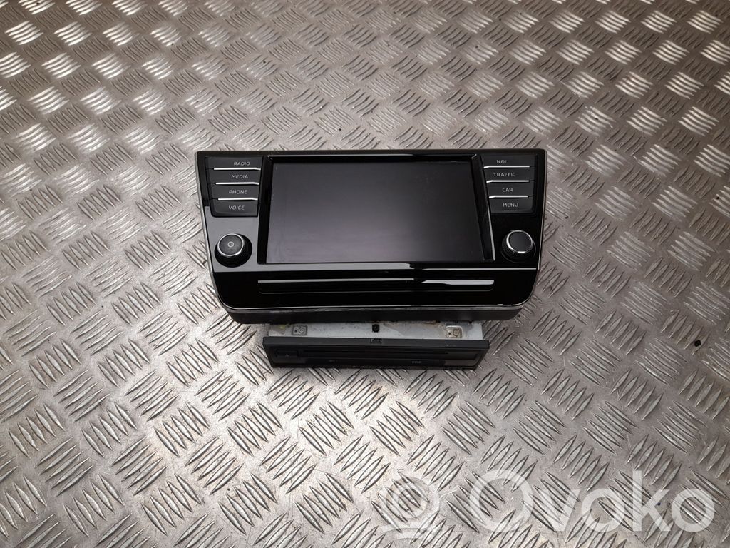 Skoda Superb B8 (3V) Panel / Radioodtwarzacz CD/DVD/GPS 
