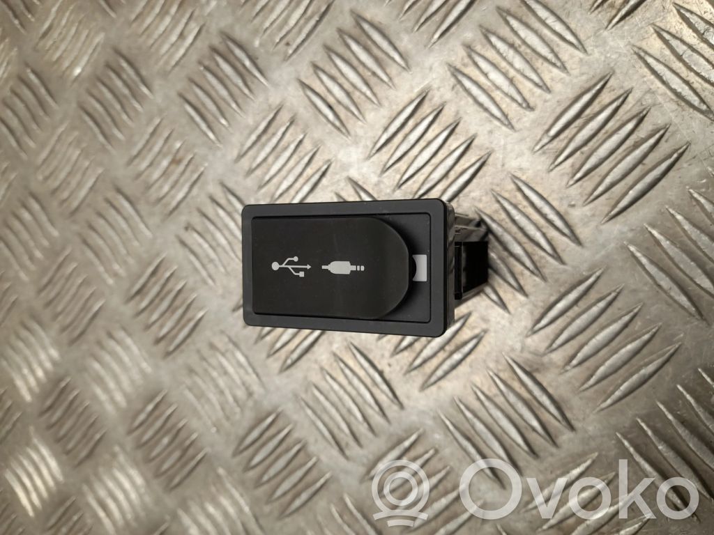 Lexus CT 200H Enchufe conector USB 