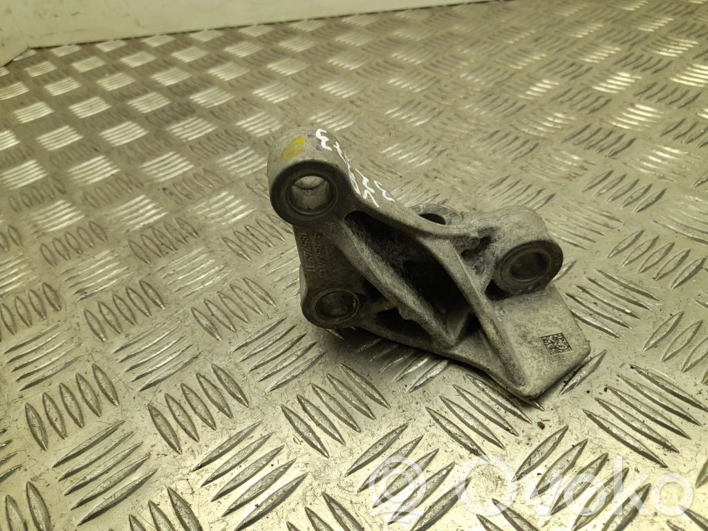 BMW iX Engine mounting bracket 