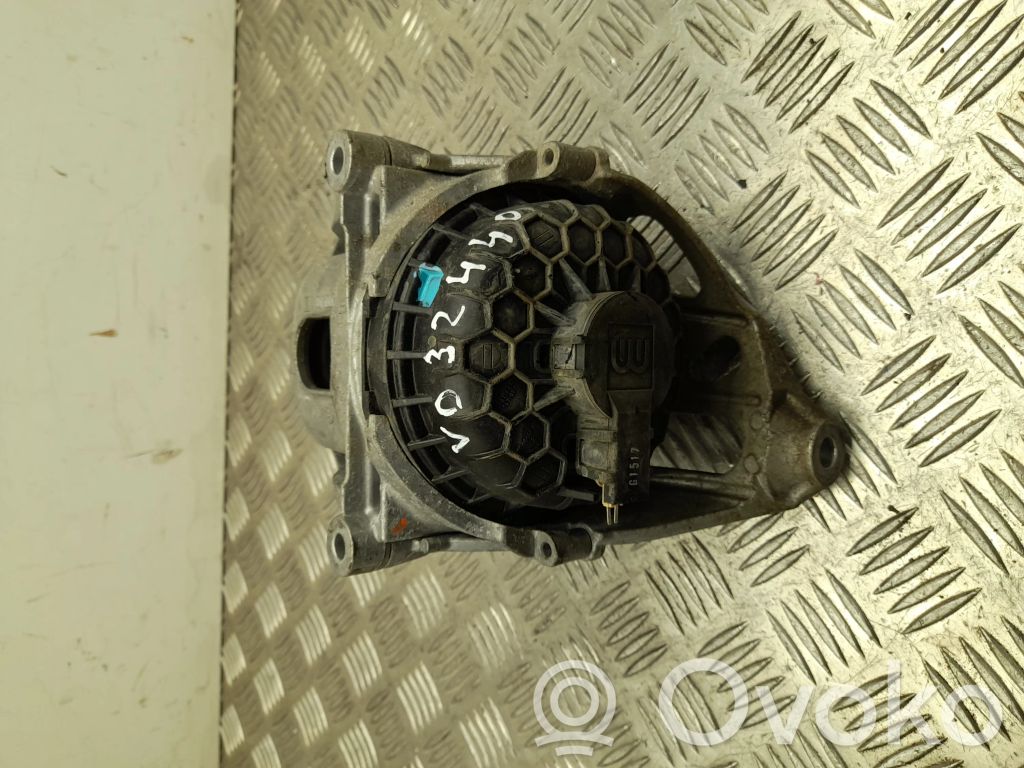 Audi Q5 SQ5 FY Engine mount bracket 