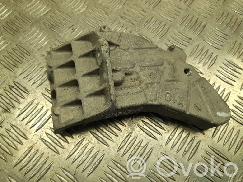 Renault Zoe Engine mounting bracket 
