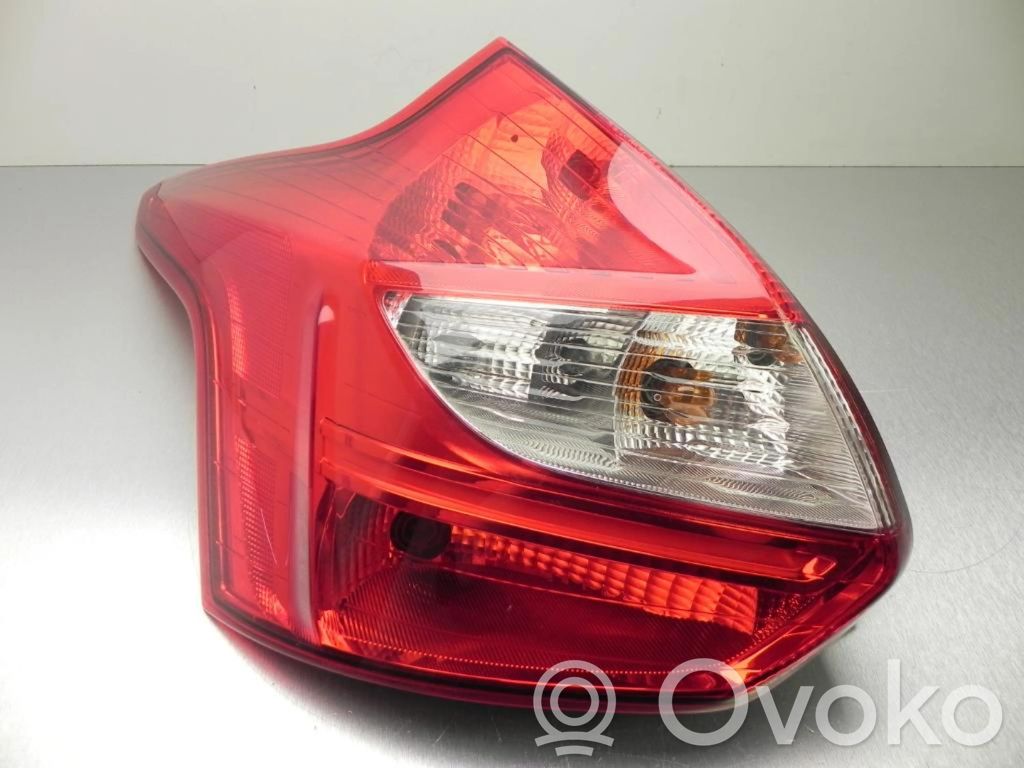 Ford Focus Aizmugurējais lukturis virsbūvē 