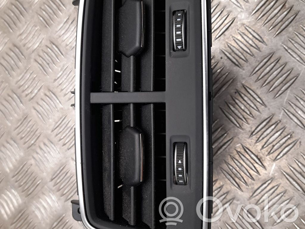 Audi Q8 e-tron Centrinės oro grotelės 