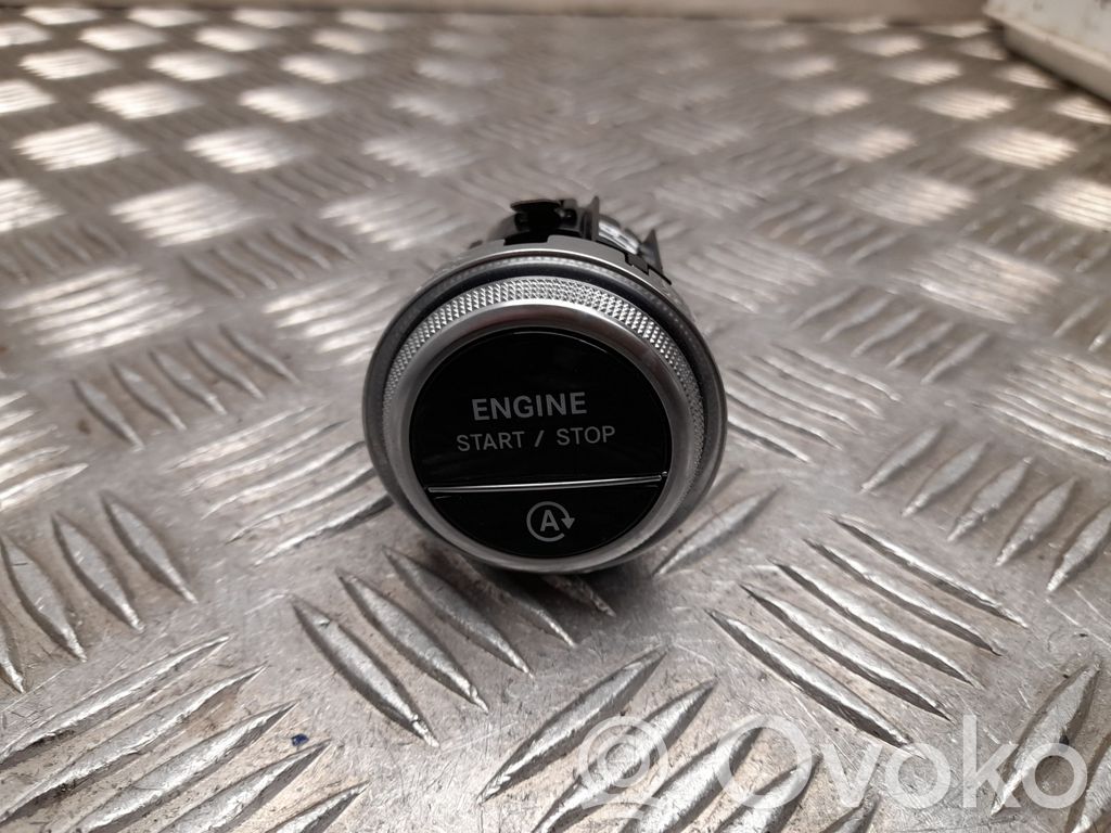Mercedes-Benz C W206 Buton pornire/oprire motor 