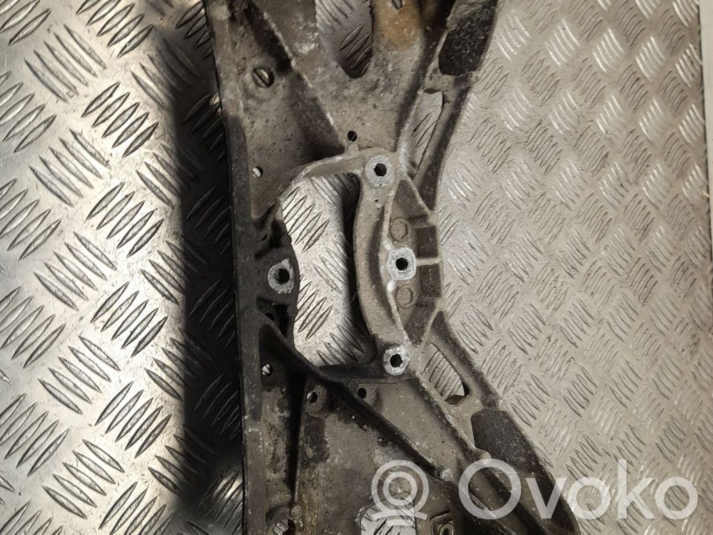 Audi A4 S4 B9 Engine mounting bracket 