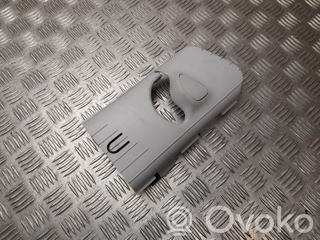 Tesla Model 3 Pilar (B) (superior) 