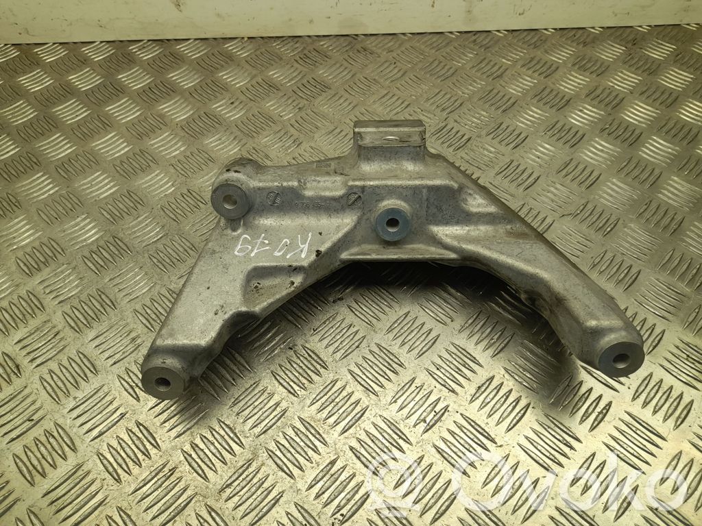 Engine mounting bracket   9796435,VD34969