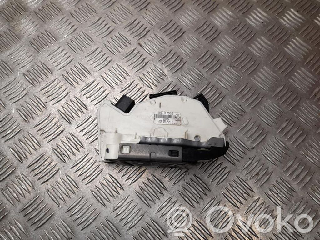 Volkswagen Amarok Zamek drzwi tylnych 