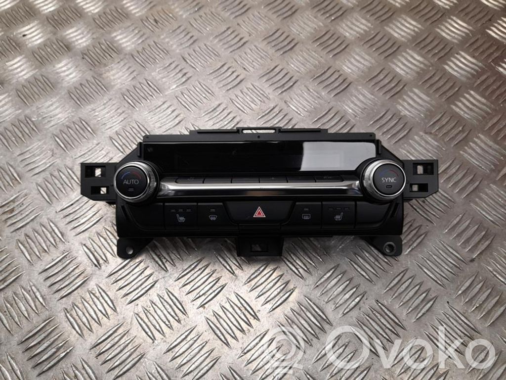 Mazda CX-30 Climate control unit 