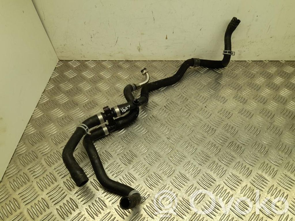 Volvo XC60 Tubo flessibile del liquido di raffreddamento del motore 