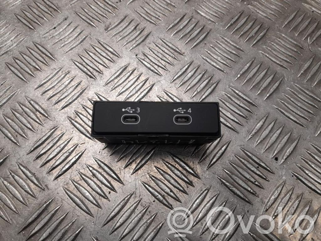 Audi Q8 e-tron USB socket connector 