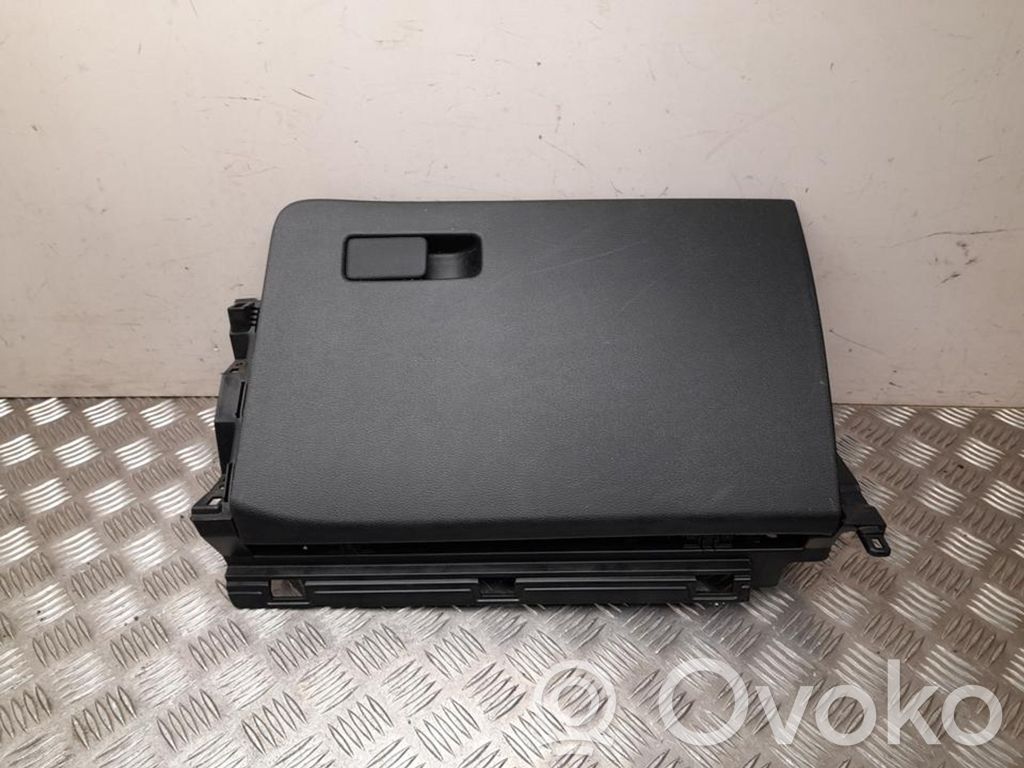 KIA Ceed Daiktadėžės (bordačioko) komplektas 