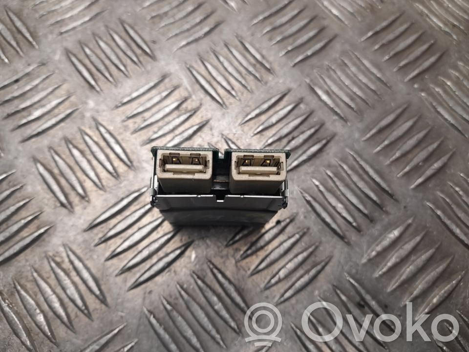 Lexus UX USB socket connector 