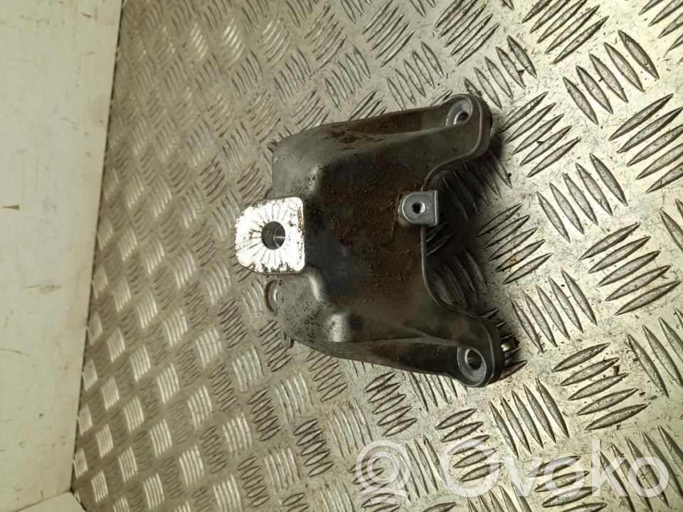 Porsche Macan (95B) Engine mounting bracket 