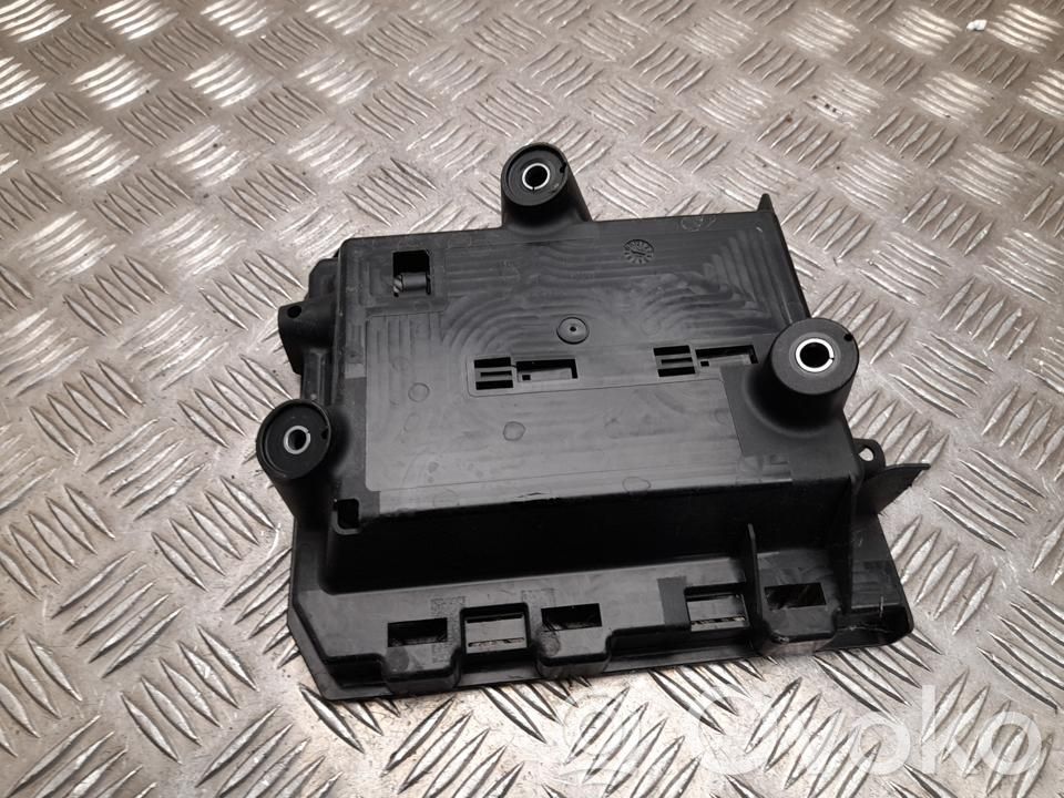 Alte elemente consolă centrală (tunel)   4M0907650A,H2845