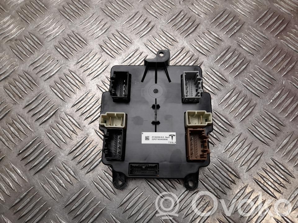 Tesla Model X Door control unit/module 