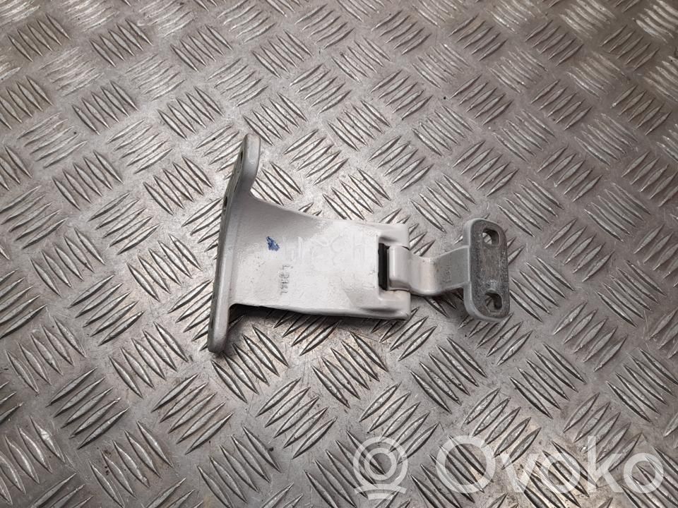Volkswagen Caddy Tailgate/trunk/boot hinge 
