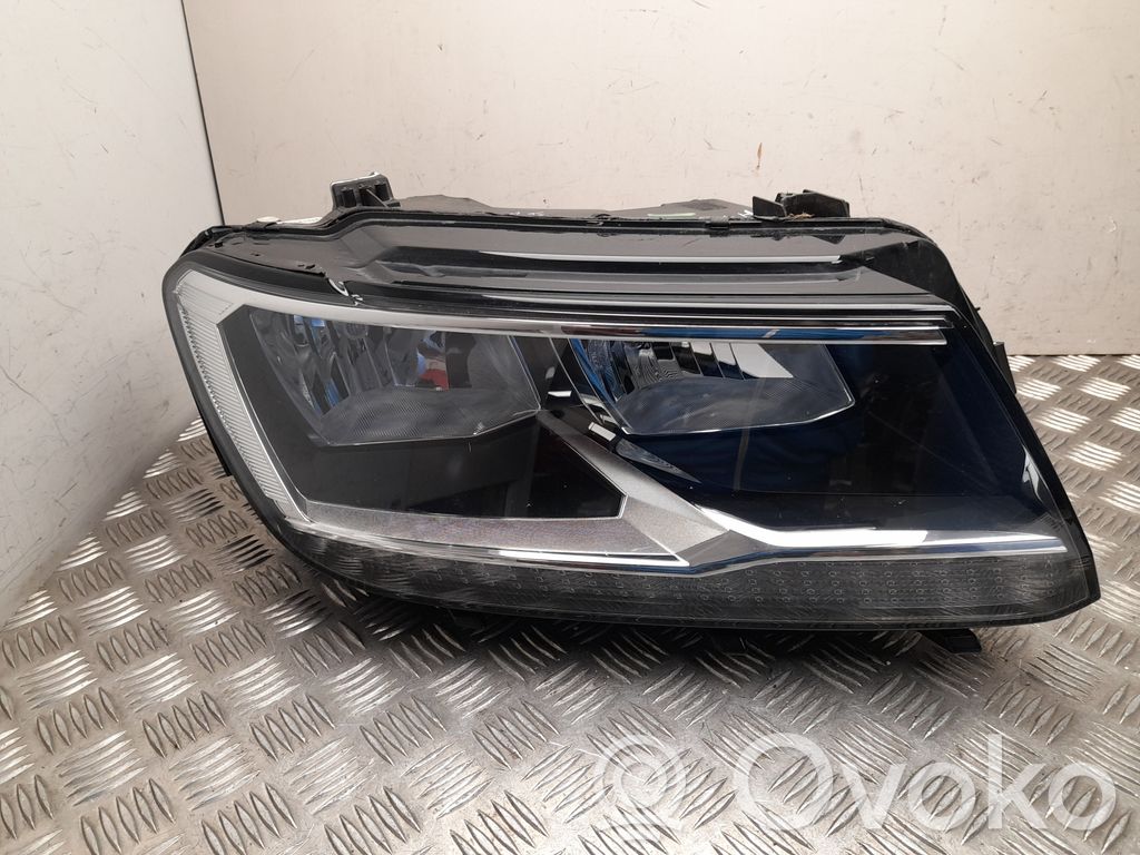 Volkswagen Tiguan Lampa przednia 