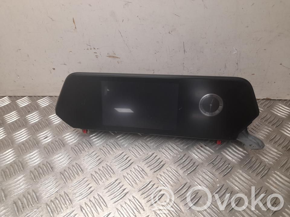 Lexus UX Screen/display/small screen 