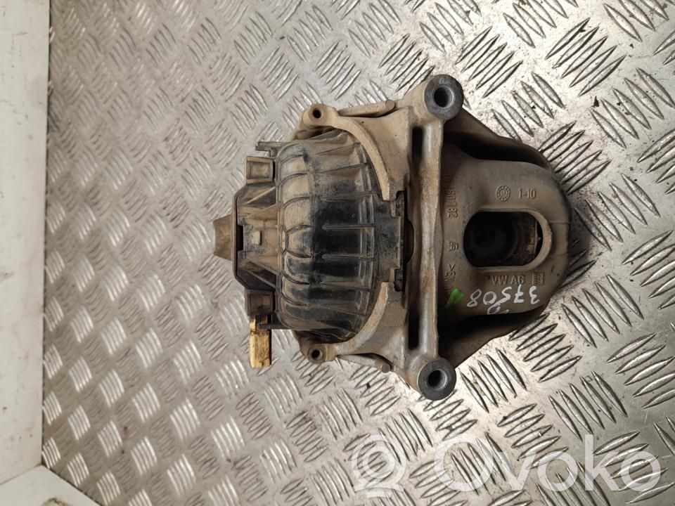 Volkswagen Touareg III Engine mount bracket 