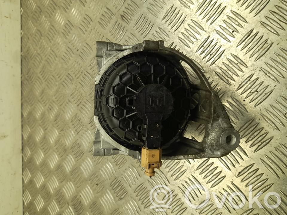 Audi A5 8T 8F Engine mount bracket 
