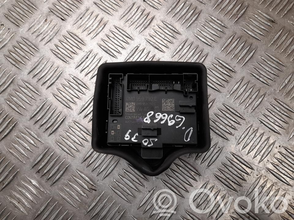Audi A5 Unité de commande module de porte 
