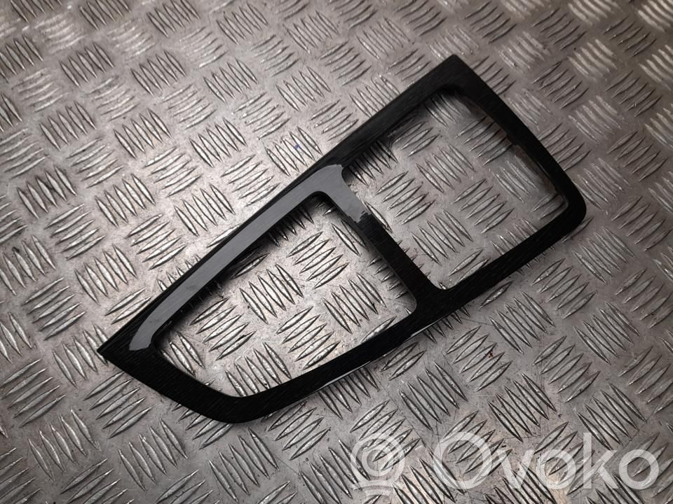 Panel trim   4M1863321P,H5607