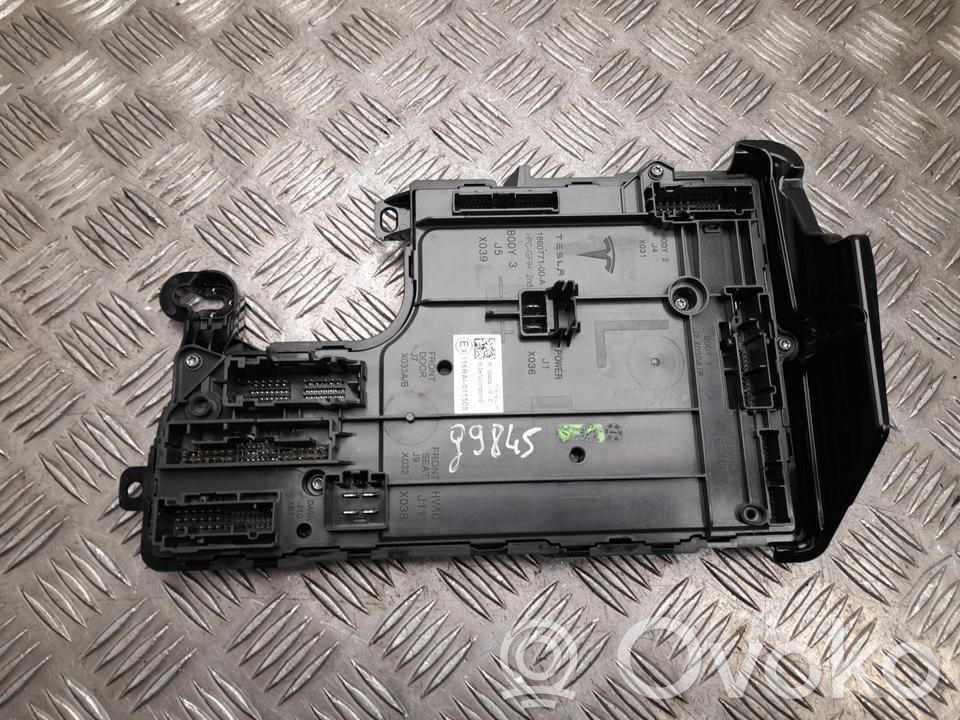 Tesla Model 3 Durvju vadības bloks 