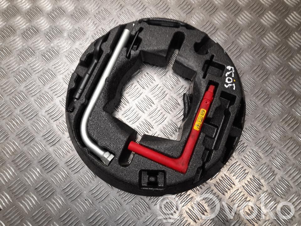 Audi A5 Tool box 