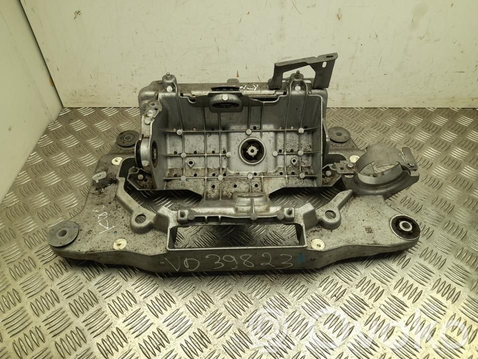 BMW i4 Engine mounting bracket 