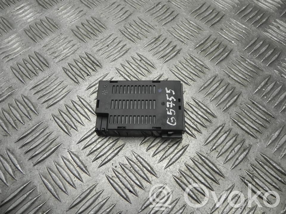 Volkswagen Polo VI Enchufe conector USB 