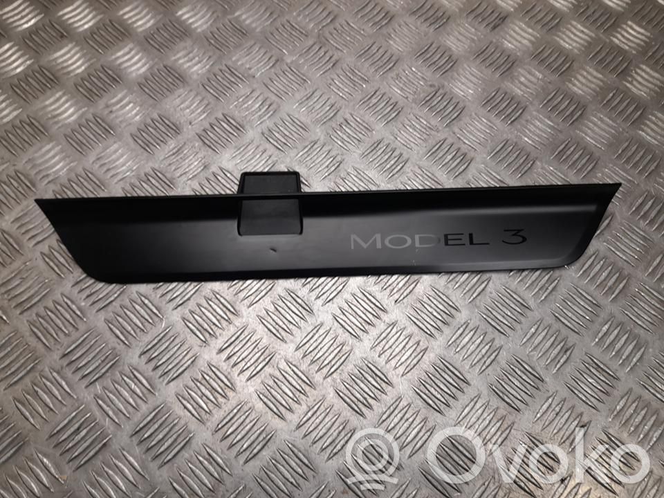 Tesla Model 3 Alte componente capac prag/stâlp 