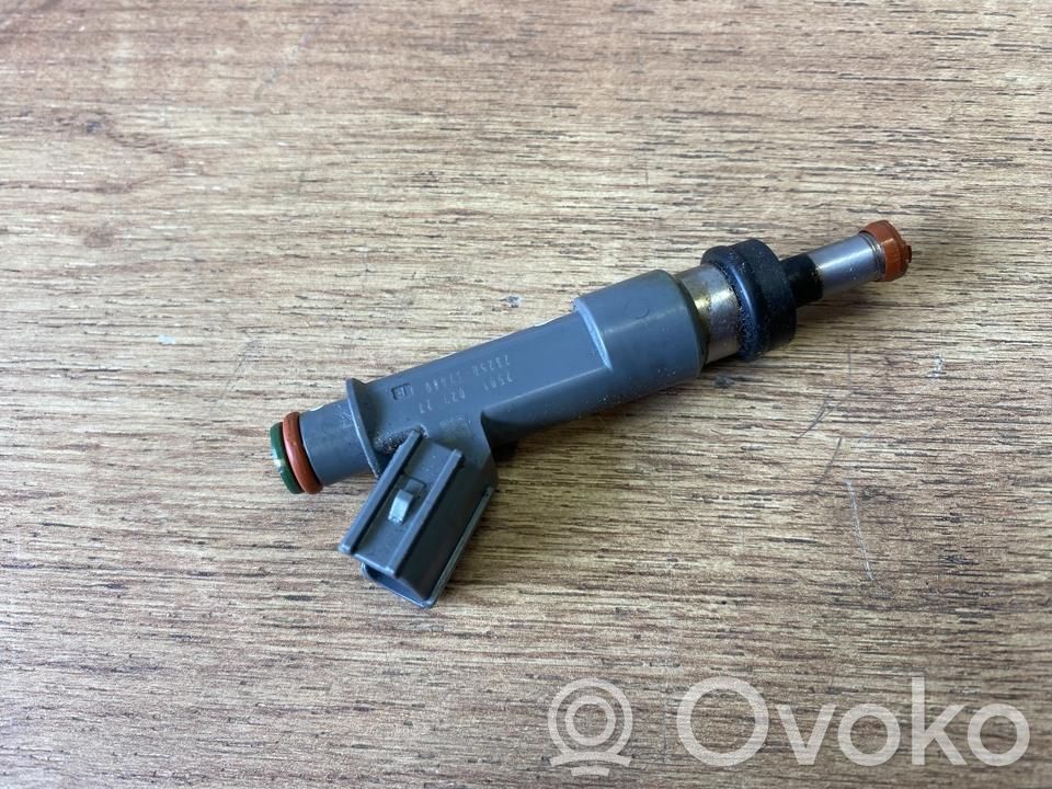 Toyota C-HR I Inyector de combustible 