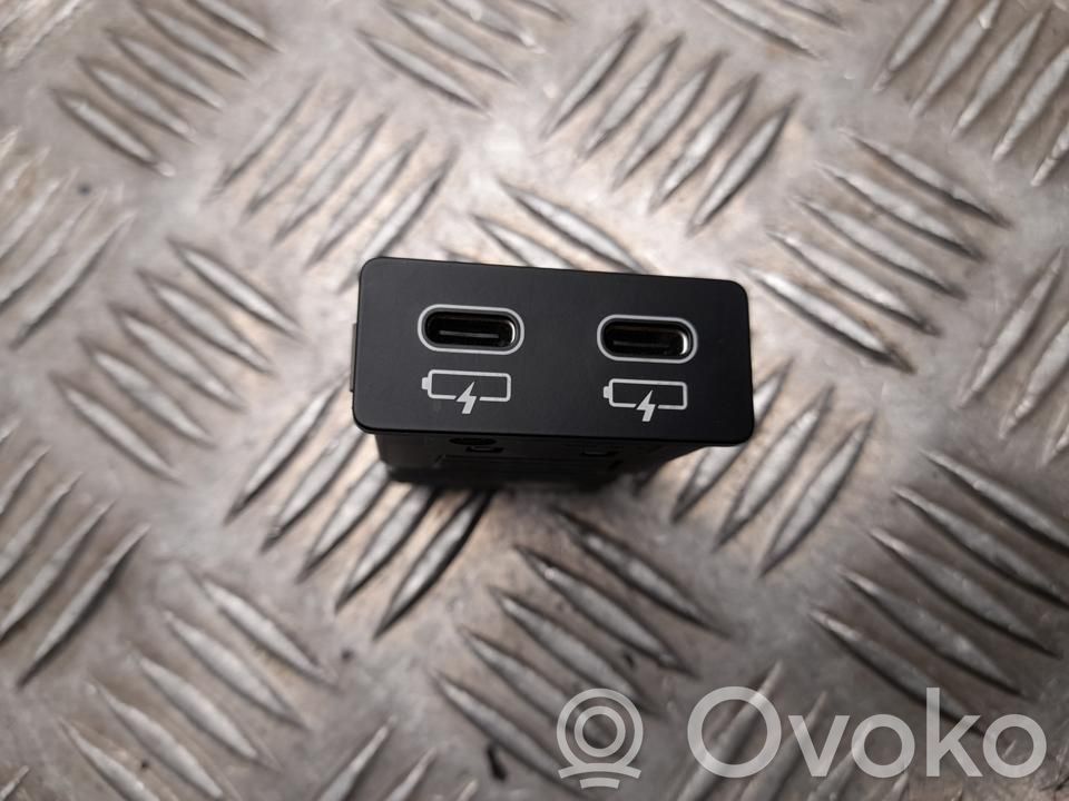 BMW iX1 USB socket connector 