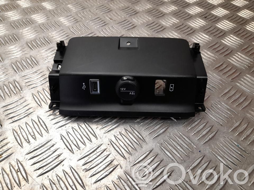 Fiat 600 Gniazdo / Złącze USB 