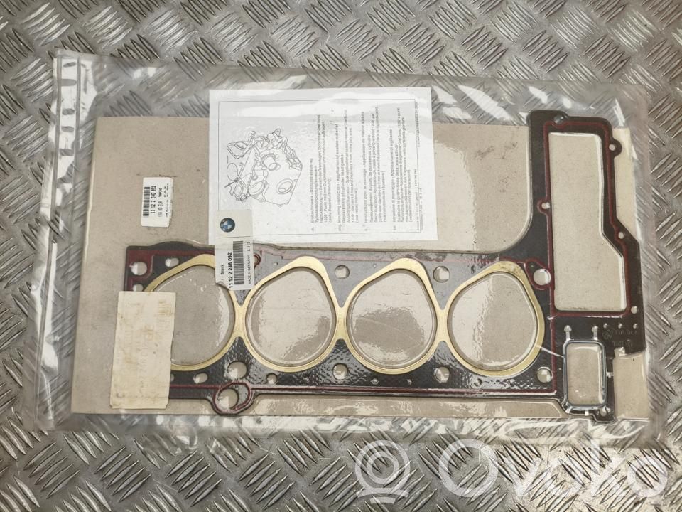 BMW 3 E36 Alte piese compartiment motor 