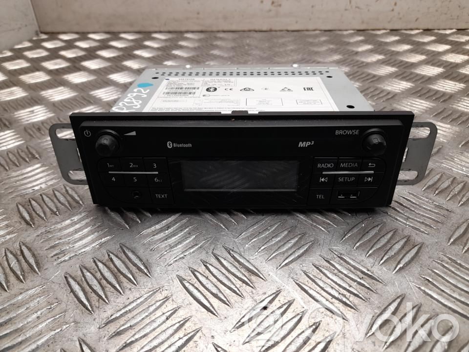 Renault Master III Panel / Radioodtwarzacz CD/DVD/GPS