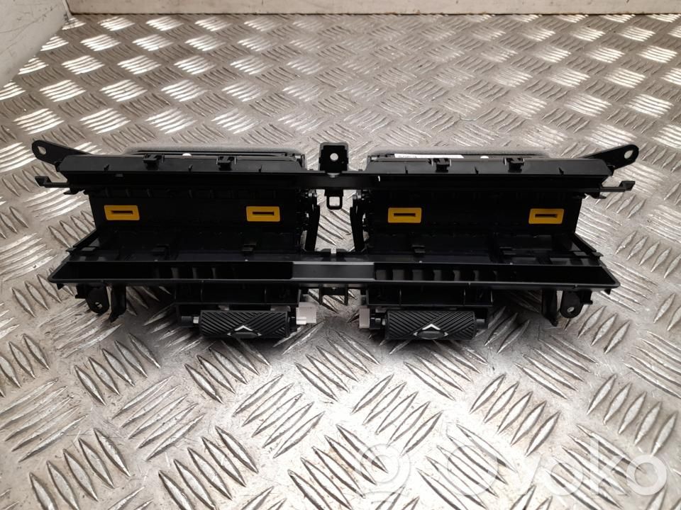 BMW 5 G60 G61 Griglia di ventilazione centrale cruscotto 