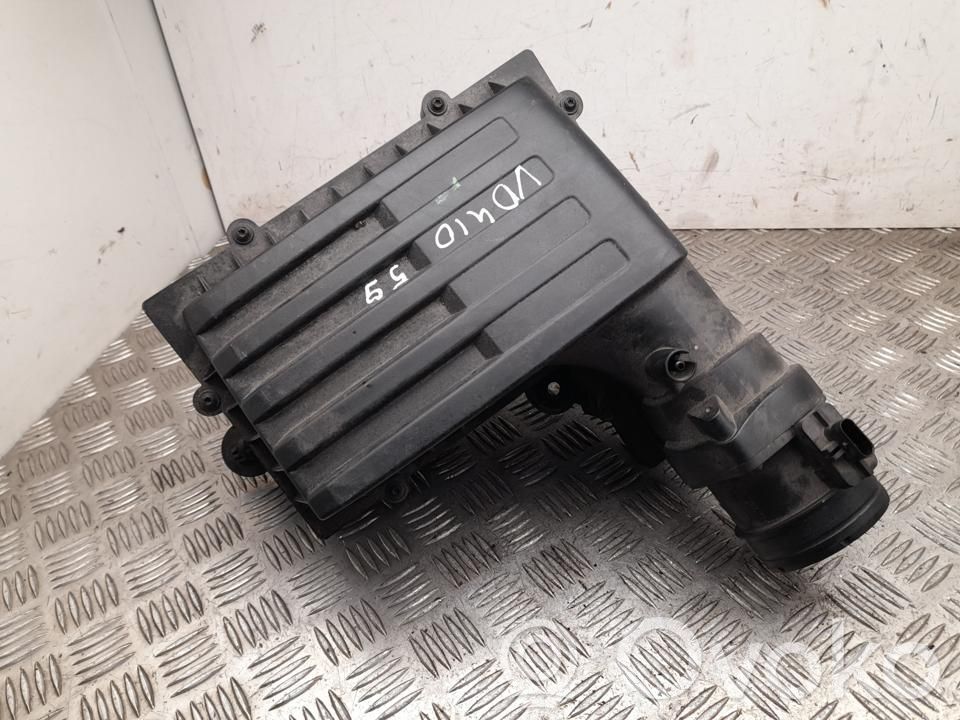 Volkswagen PASSAT B8 Ilmansuodattimen kotelo