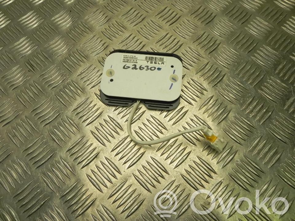 Tesla Model S Kiti valdymo blokai/ moduliai 